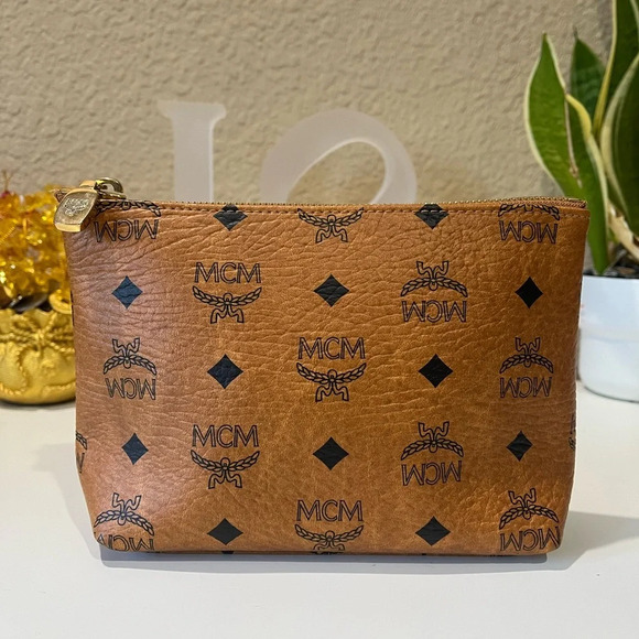MCM COGNAC VISETOS POUCH - Picture 2 of 9